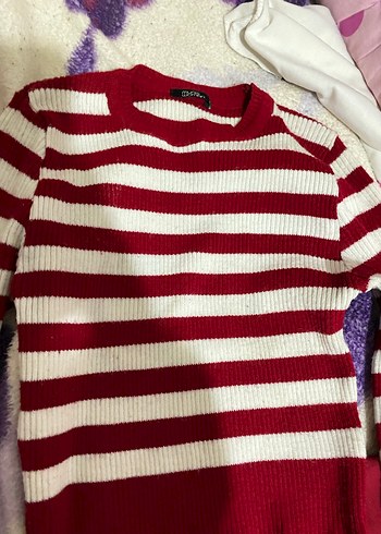 Kırmızı Çizgili Yüksek Yakalı Triko Kazak - Görsel 3