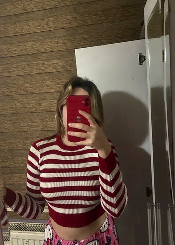 Kırmızı Çizgili Yüksek Yakalı Triko Kazak - Görsel 2