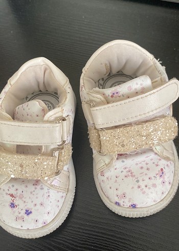 Kız Bebek Beyaz Çiçek Desenli İlk Adım Ayakkabısı - Görsel 4