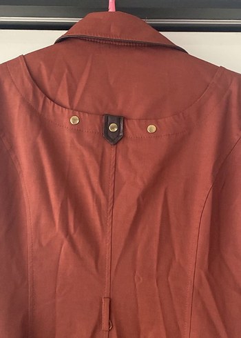 Kiremit rengi keten kumaş pardesü - Görsel 5