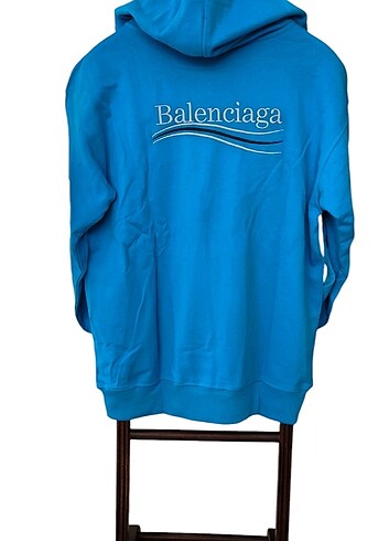 BALENCIAGA SWEATSHİRT UNİSEX MODELDİR 