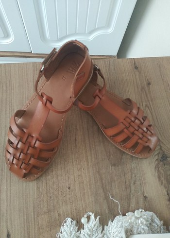 33 Beden zaraj Deri Kız Çocuk Sandalet