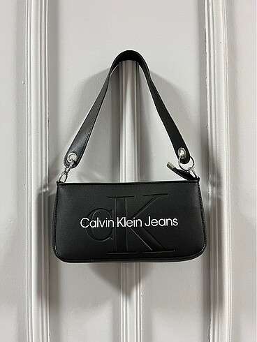 Calvin Klein Kol Çantası