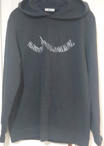 Siyah Kapüşonlu Uzun Kollu Sweatshirt