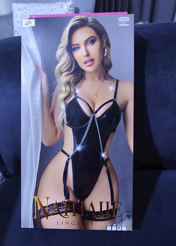 Zincir Detaylı Siyah Gotik Vücut Zinciri