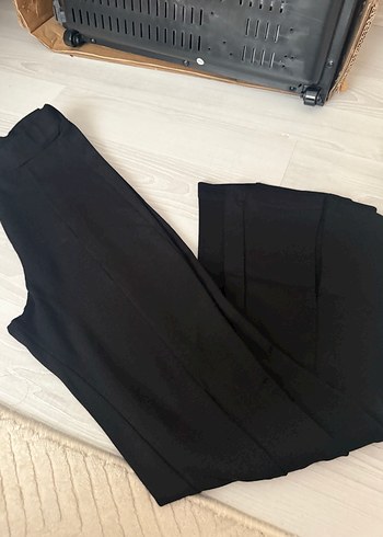 Kadın Siyah Midi Kumaş Pantolon - Görsel 3