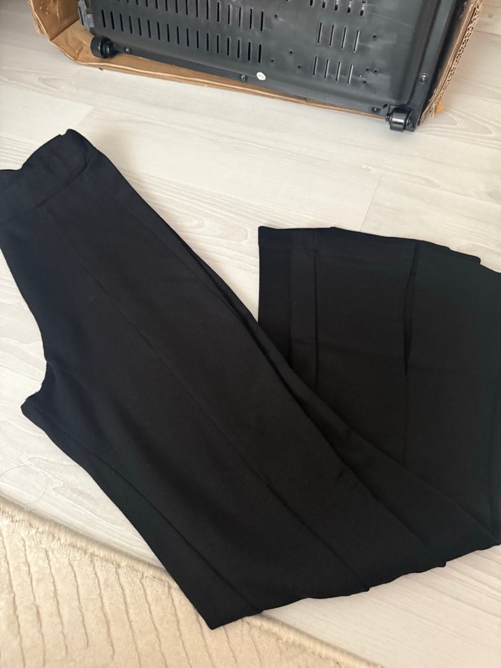 Kadın Siyah Midi Kumaş Pantolon - Görsel 3