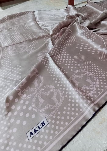 Aker ipek eşarp - Görsel 3