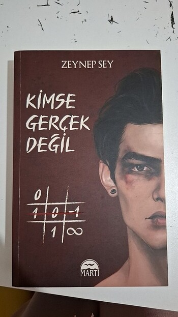Kimse gerçek değil