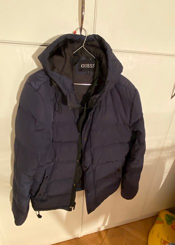 Guess Erkek Lacivert Kapüşonlu Mont kaz tüyü