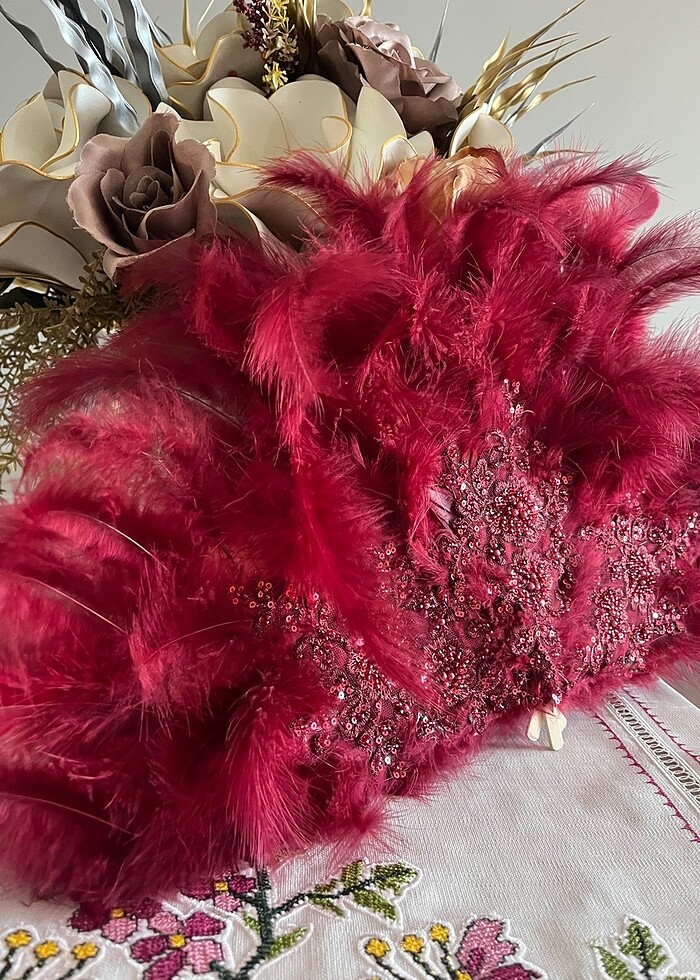 Kırmızı tüğlü yelpaze - Görsel 2