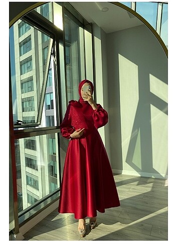Meliha tarhanacı luna kırmızı abiye