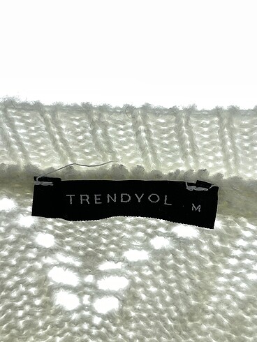 m Beden beyaz Renk Trendyol & Milla Kazak / Triko %70 İndirimli.