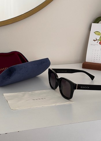 Gucci Minimalist Siyah Gucci Kadın Güneş Gözlüğü