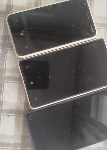 3 adet Lumia bakılırsa çalışır batarya yok