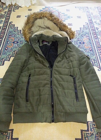 Haki yeşil mont
