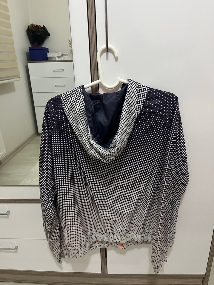 Kadın Çok Renkli Baskılı Midi Yağmurluk - Görsel 2