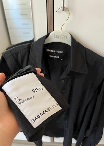 Siyah Düğmeli Kadın Uzun Kollu Gömlek - Görsel 3