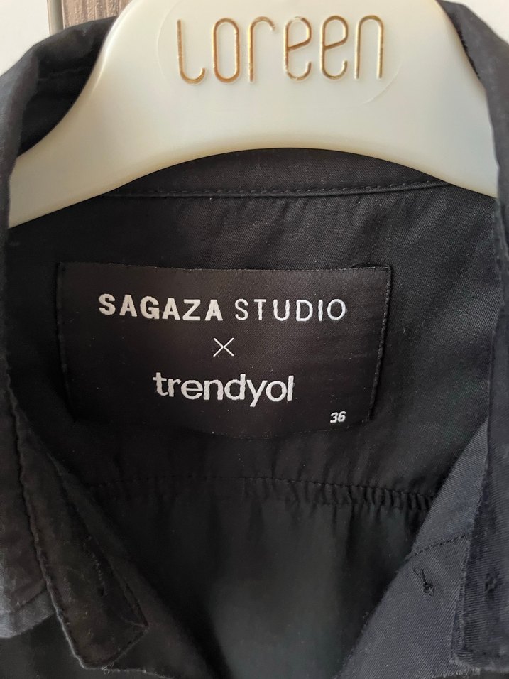 Siyah Düğmeli Kadın Uzun Kollu Gömlek - Görsel 5