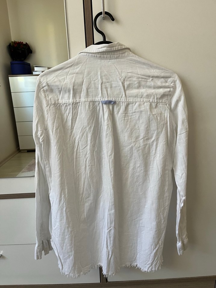 Düğmeli Beyaz Keten Gömlek - Görsel 3