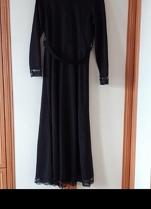 Siyah dantel elbise