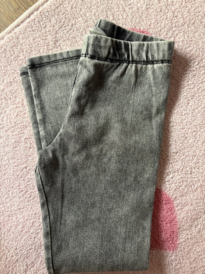 Kızlar için Gri Denim Sweatpant ve Siyah Uzun Kollu Tişört - Görsel 4