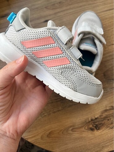 Adidas çocuk spor ayakkabısı