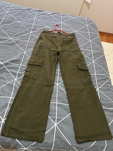 Yeşil kargo pantolon