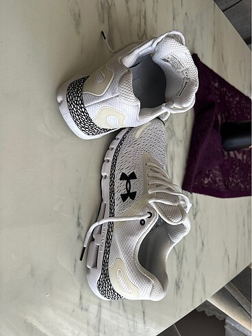 43 Beden beyaz Renk Under armour hobr ınfınıte 43 numara