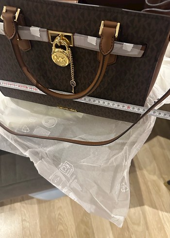 Michael Kors Kemerli Deri Kadın Çantası - Görsel 6