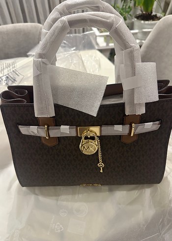 Michael Kors Kemerli Deri Kadın Çantası - Görsel 2