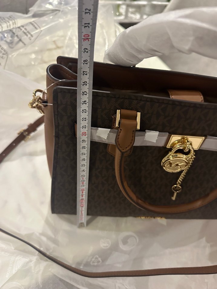 Michael Kors Kemerli Deri Kadın Çantası - Görsel 4