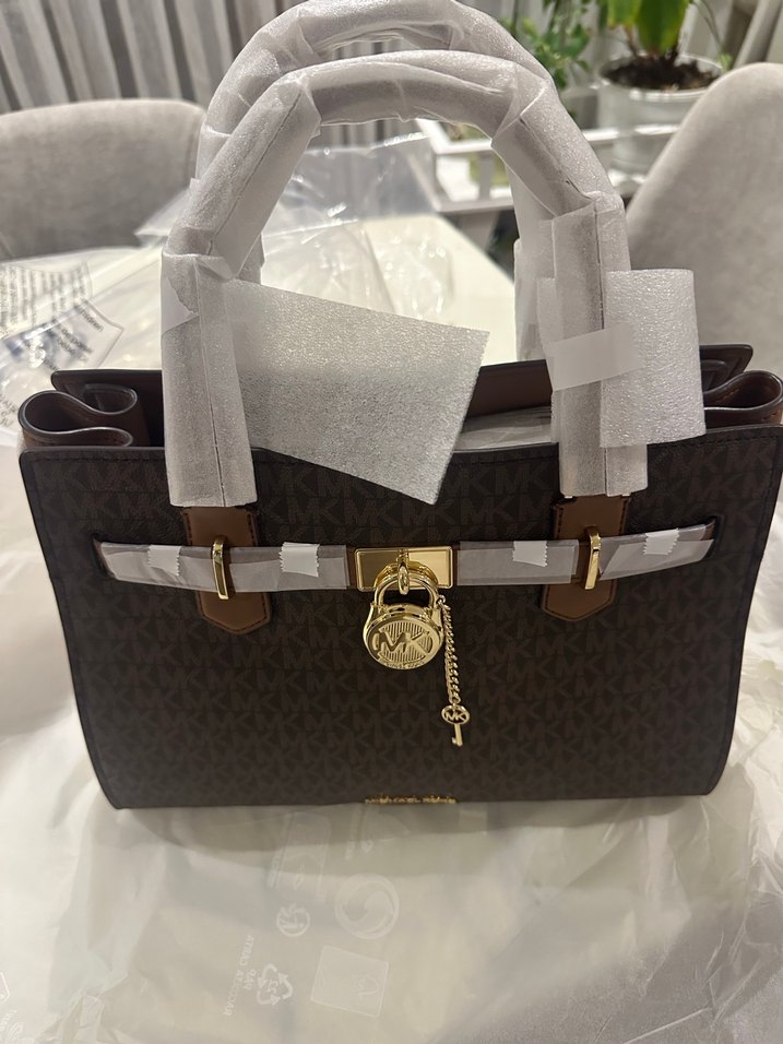 Michael Kors Kemerli Deri Kadın Çantası - Görsel 2