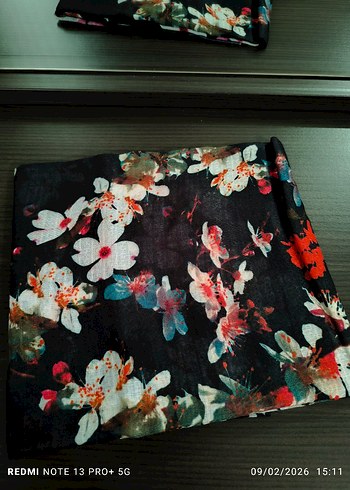 Çiçek Desenli Çok Renkli şal - Görsel 2