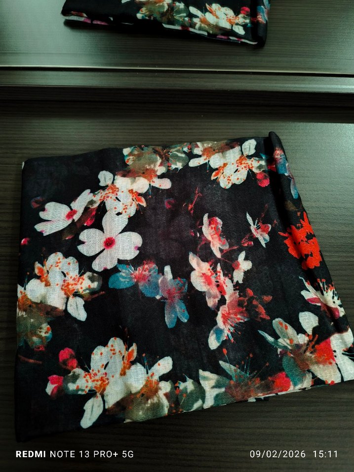 Çiçek Desenli Çok Renkli şal - Görsel 2