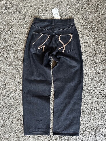 ZARA BAGGY JEANS