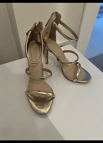 Zara Gold ayakkabı