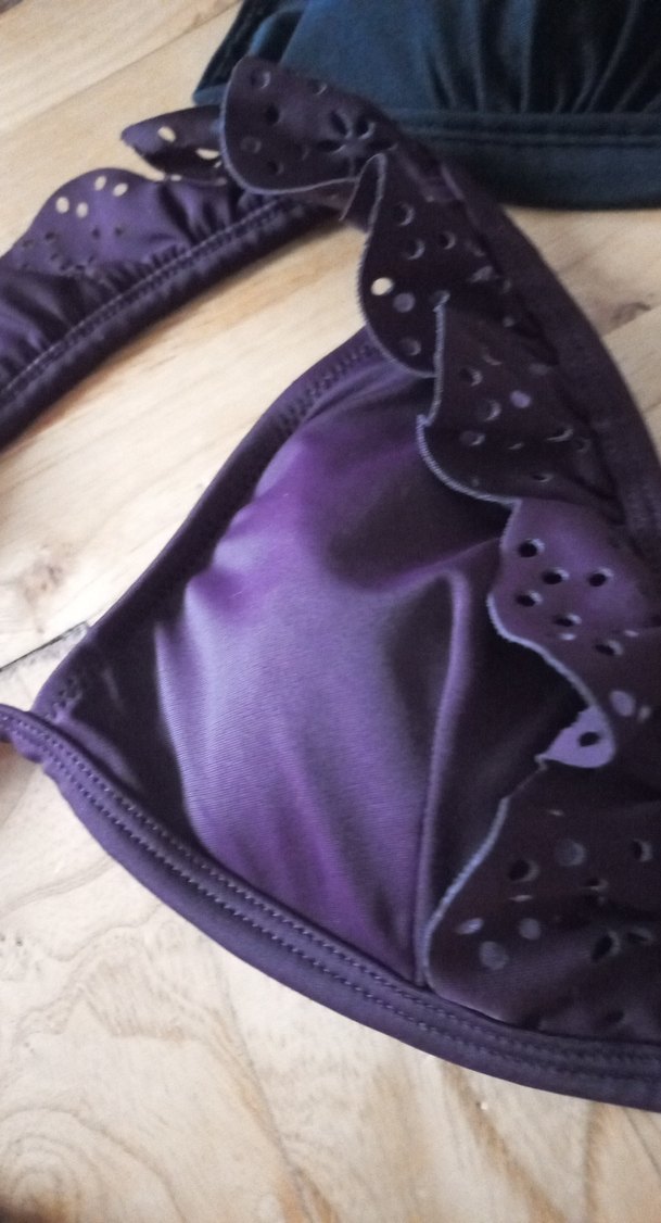 Mor Fırfırlı Strappy Bikini Üstü - Görsel 4