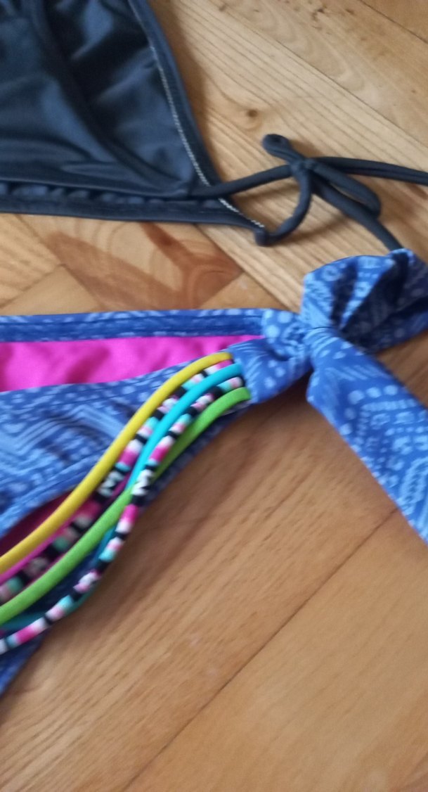 Çok Renkli Bağcıklı Bikini Altı - Görsel 2