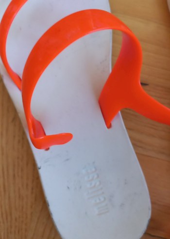 Beyaz Tabanlı Turuncu Bantlı Kadın Sandalet - Görsel 4