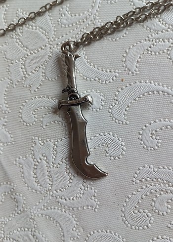 Altın Renk Zincirli Gotik Midi Kolye - Görsel 3