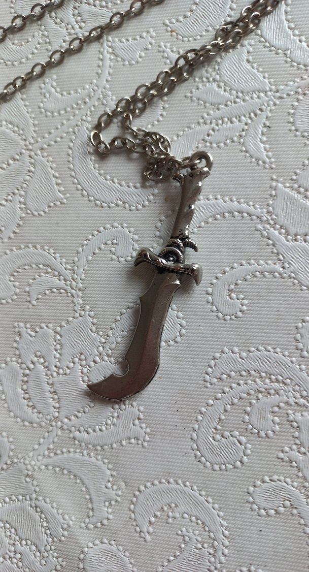 Altın Renk Zincirli Gotik Midi Kolye - Görsel 4