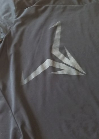 Siyah Kapüşonlu V Yaka Erkek Tişört - Görsel 2