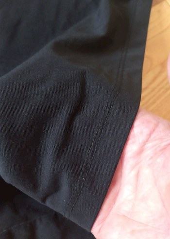 Siyah Kapüşonlu V Yaka Erkek Tişört - Görsel 3