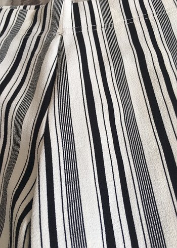 Gri Çizgili Pilili Kadın Kumaş Pantolon - Görsel 3