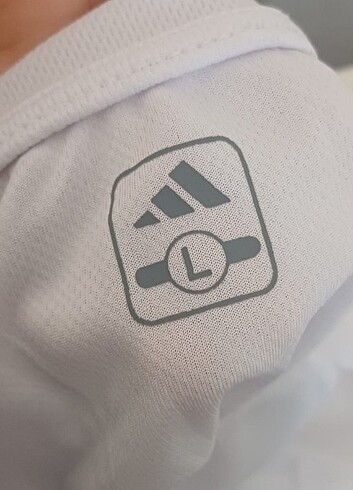 Adidas ADİDAS T-shirt .