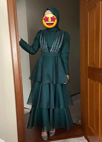 Zümrüt yeşili taşlı abiye