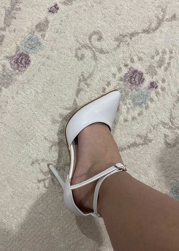 İnce topuklu ayakkabı - Görsel 3