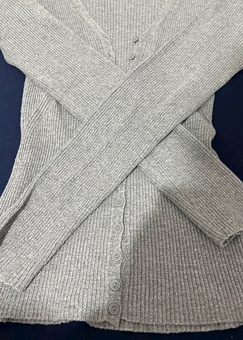 Gri Düğmeli V Yaka Kadın Hırka mavinin - Görsel 4