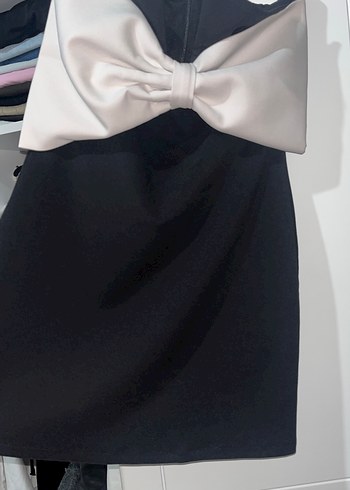 Siyah Straplez Midi Elbise beyaz Fiyonklu - Görsel 2